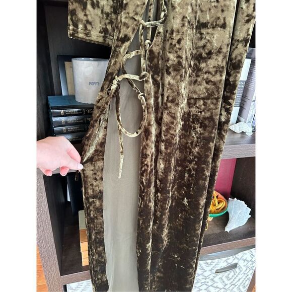 NWT Camila Coelho X Revolve Gabriel Olive Green Velvet Strappy Maxi Dress XS - Picture 10 of 14